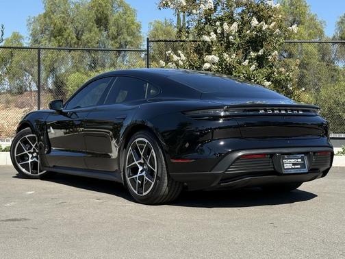 2023 Porsche Taycan