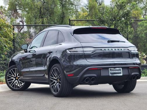Volcano Grey Metallic 2026 Porsche Macan Macan