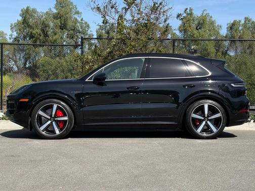 2025 Porsche Cayenne Cayenne Turbo E-Hybrid