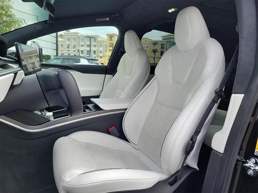 2022 Tesla Model X Plaid Tri Motor All-Wheel Drive