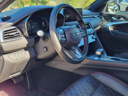 2025 Genesis G70 3.3T RWD Sport Advanced