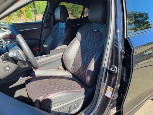 2025 Genesis G70 3.3T RWD Sport Advanced