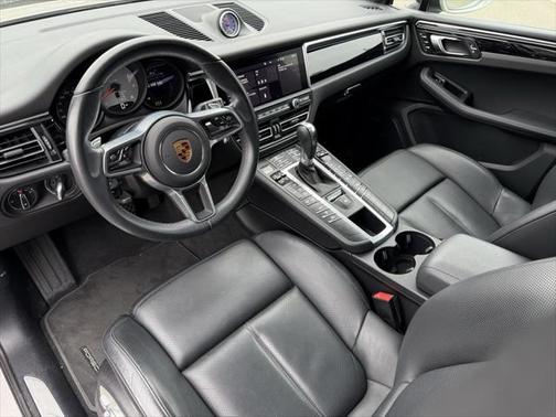 2021 Porsche Macan Base