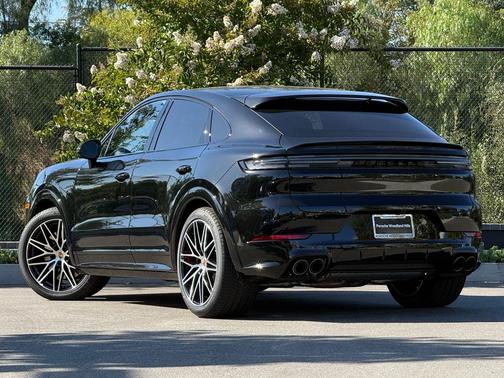 2026 Porsche Cayenne GTS