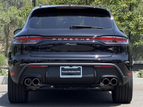 2025 Porsche Macan Loaner