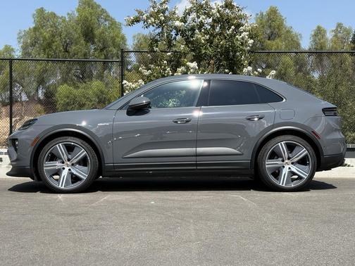 2025 Porsche Macan Electric