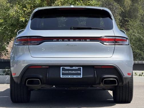 2025 Porsche Macan Base