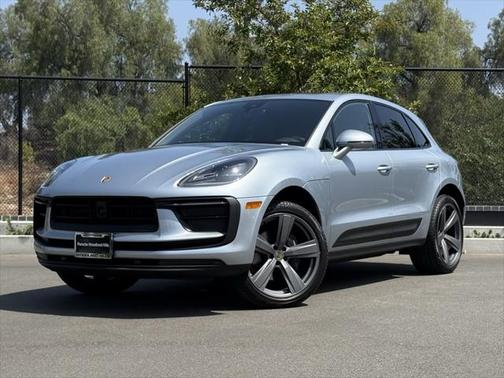 2025 Porsche Macan Base