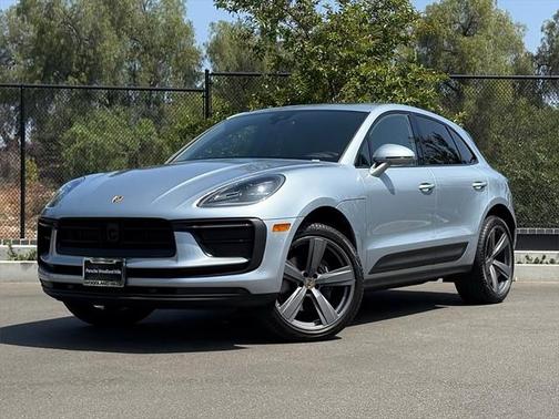2025 Porsche Macan Base