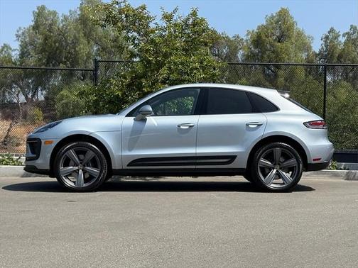2025 Porsche Macan Base