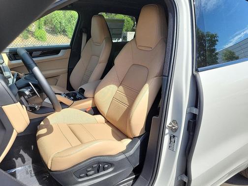 2025 Porsche Cayenne S