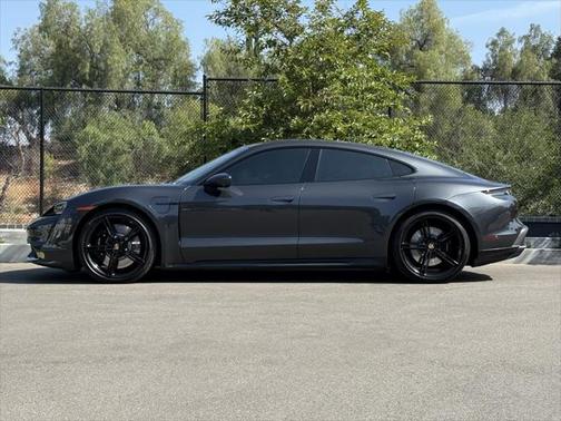 2021 Porsche Taycan Turbo