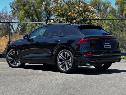 Black Metallic 2024 Audi Q8 55 Prestige