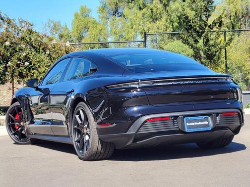 2026 Porsche Taycan 4S