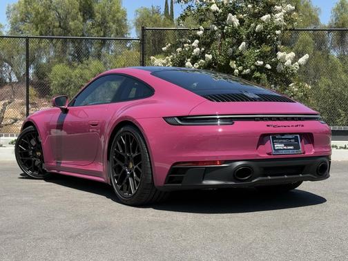 2024 Porsche 911 Carrera 4 GTS