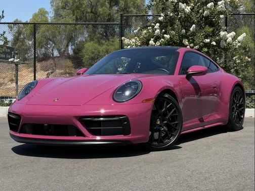 2024 Porsche 911 Carrera 4 GTS