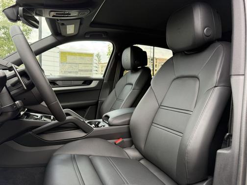 2025 Porsche Cayenne S