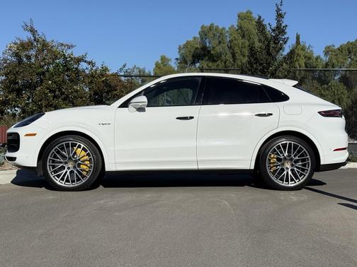 2022 Porsche Cayenne Cayenne Turbo S E-Hybrid