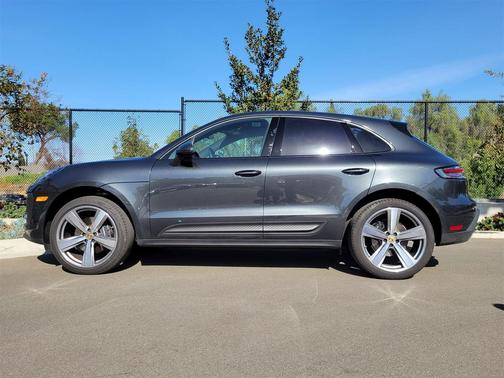 2025 Porsche Macan Loaner