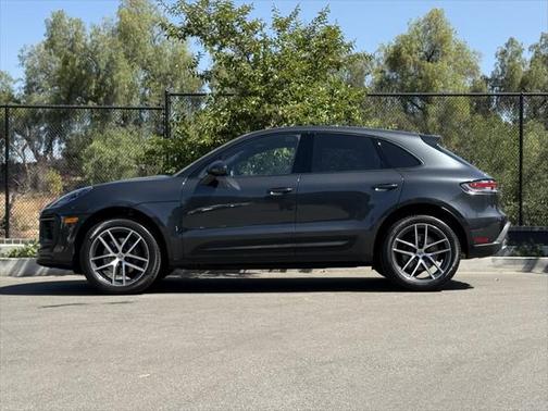 2024 Porsche Macan Base