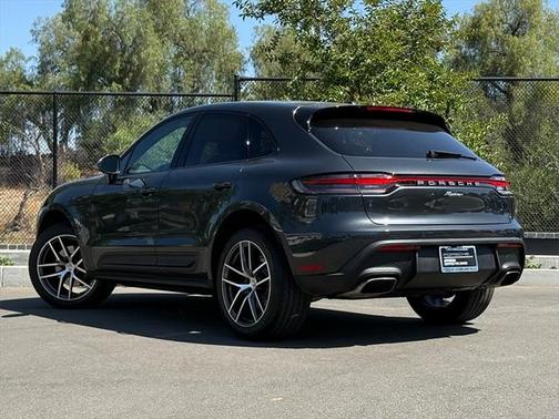 2024 Porsche Macan Base