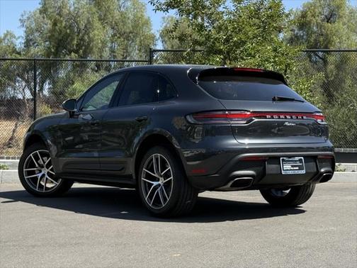 2024 Porsche Macan Base