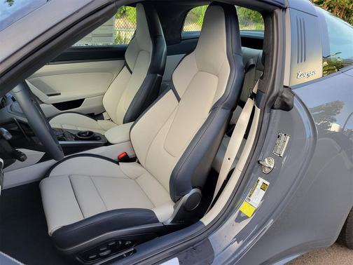 2026 Porsche 911 Targa 4S