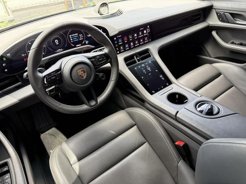 2023 Porsche Taycan Turbo