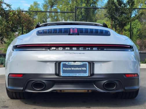 2025 Porsche 911 Carrera