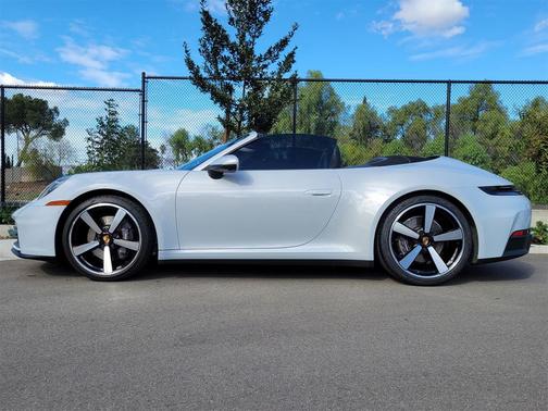 2025 Porsche 911 Carrera