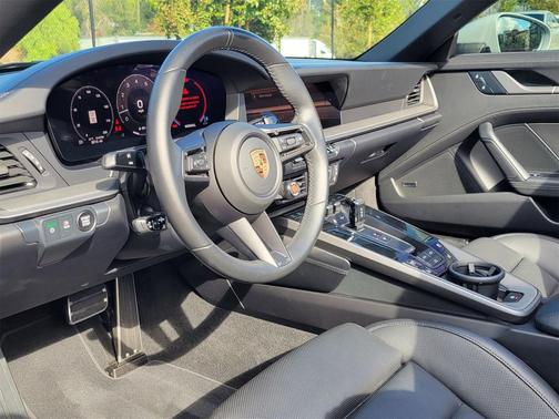 2025 Porsche 911 Carrera