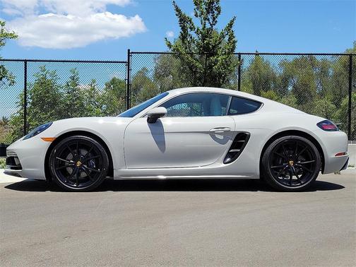 2025 Porsche 718 Cayman 