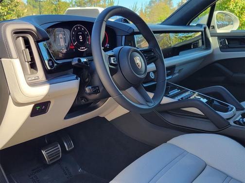 2026 Porsche Cayenne GTS