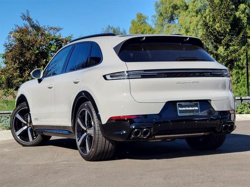 2026 Porsche Cayenne GTS