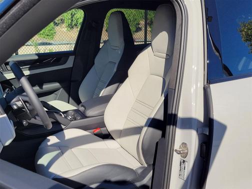 2026 Porsche Cayenne GTS