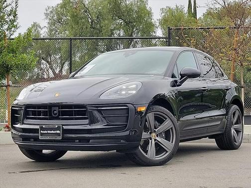 2025 Porsche Macan Base