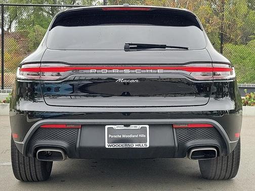 2025 Porsche Macan Base