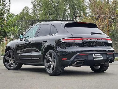 2025 Porsche Macan Base