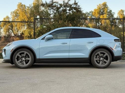 2025 Porsche Macan 