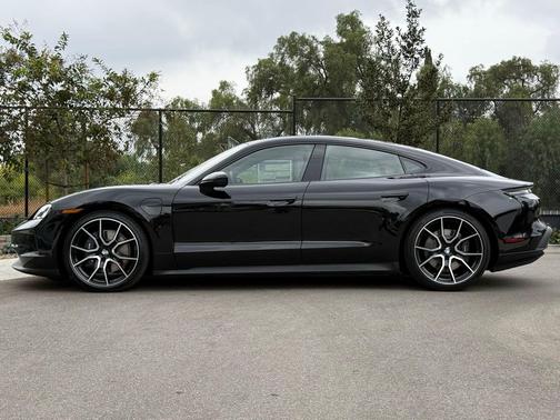 2026 Porsche Taycan 