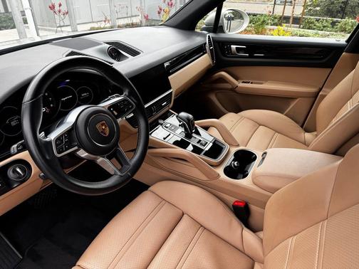 Cashmere / Beige 2023 Porsche Cayenne Cayenne