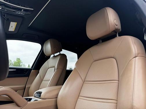 Cashmere / Beige 2023 Porsche Cayenne Cayenne