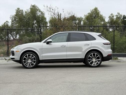 2022 Porsche Cayenne Platinum Edition