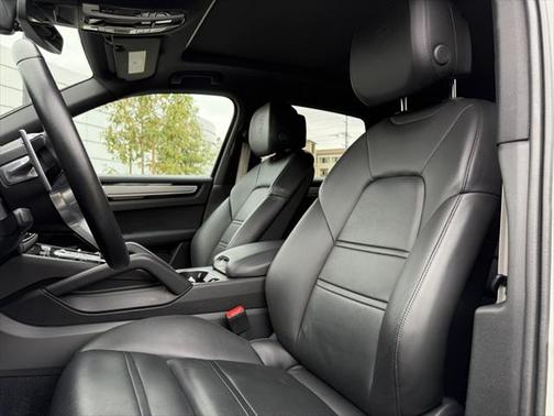 2022 Porsche Cayenne Platinum Edition