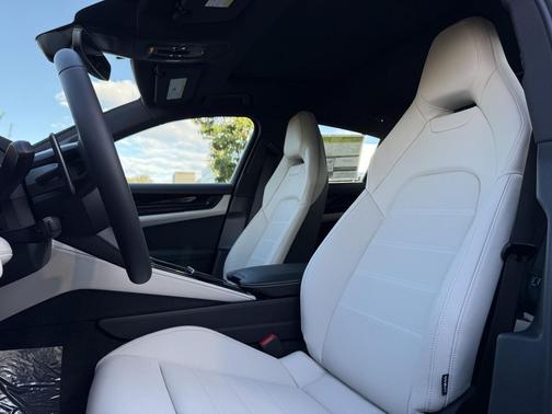 2026 Porsche Panamera 4