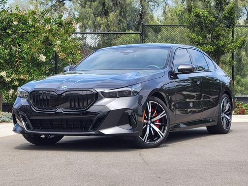 Dark Graphite 2024 BMW 540 xDrive