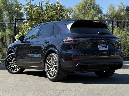2023 Porsche Cayenne Platinum Edition