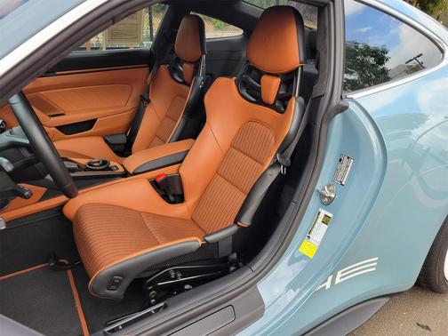 2024 Porsche 911 S/T