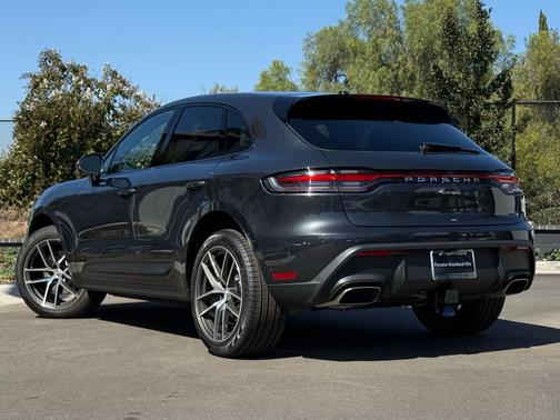 2025 Porsche Macan 