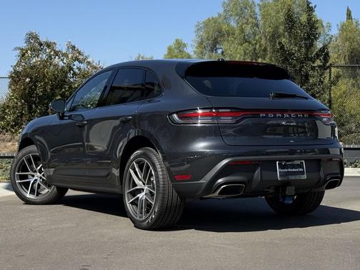 2025 Porsche Macan 